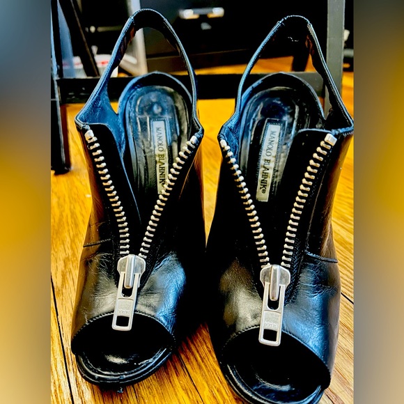 🎉HP🎉🔥 Manolo Blahnik🔥Vella Zipper Front🔥Slingback Bootie High Heels🔥 - Picture 15 of 15